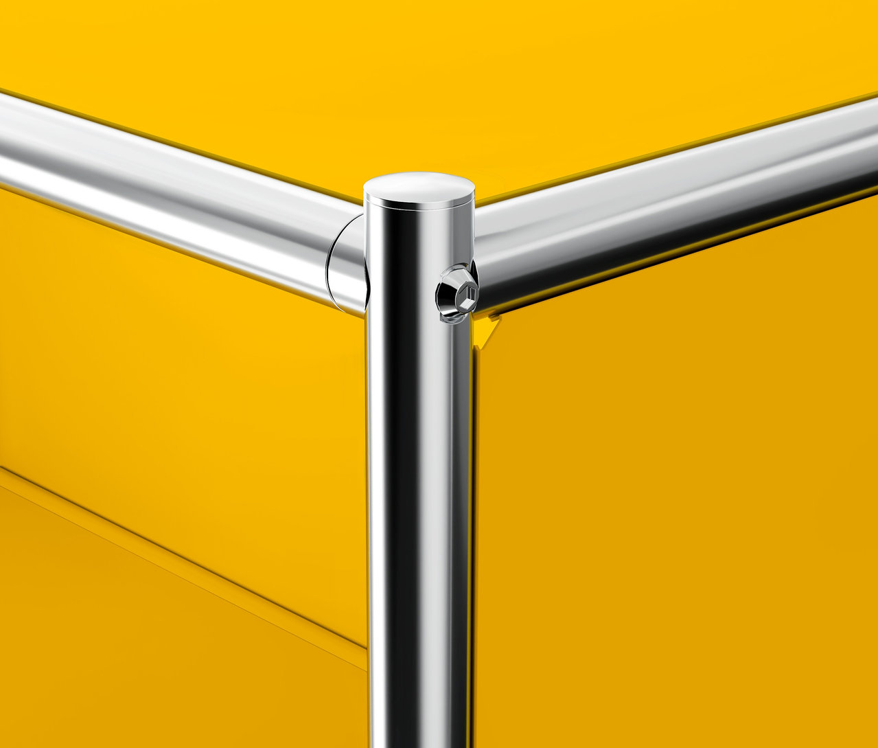 Közelkép egy sárga, 3 fiókos »CN3« görgős tárolóról.