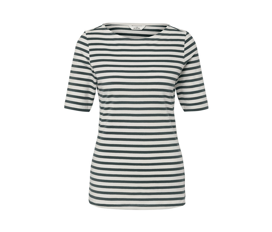 Zöld csíkos, félhosszú ujjú póló.