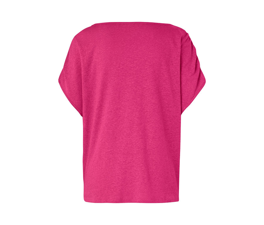 Egy rózsaszín, lentartalmú kevert anyagból készült póló részletfotója.