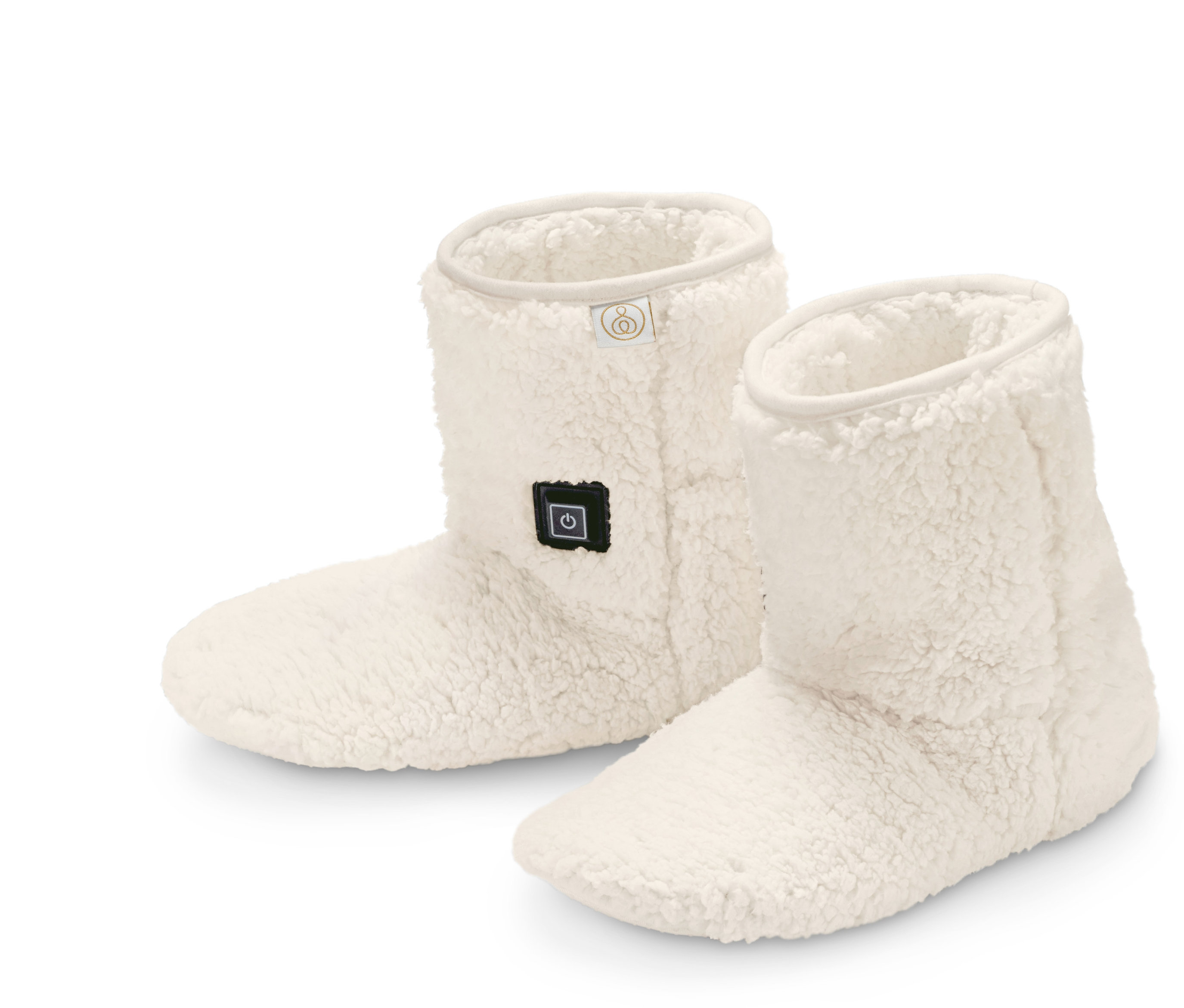 Két elektromos lábmelegítő plüsscipő, akkus, fehér háttérrel.