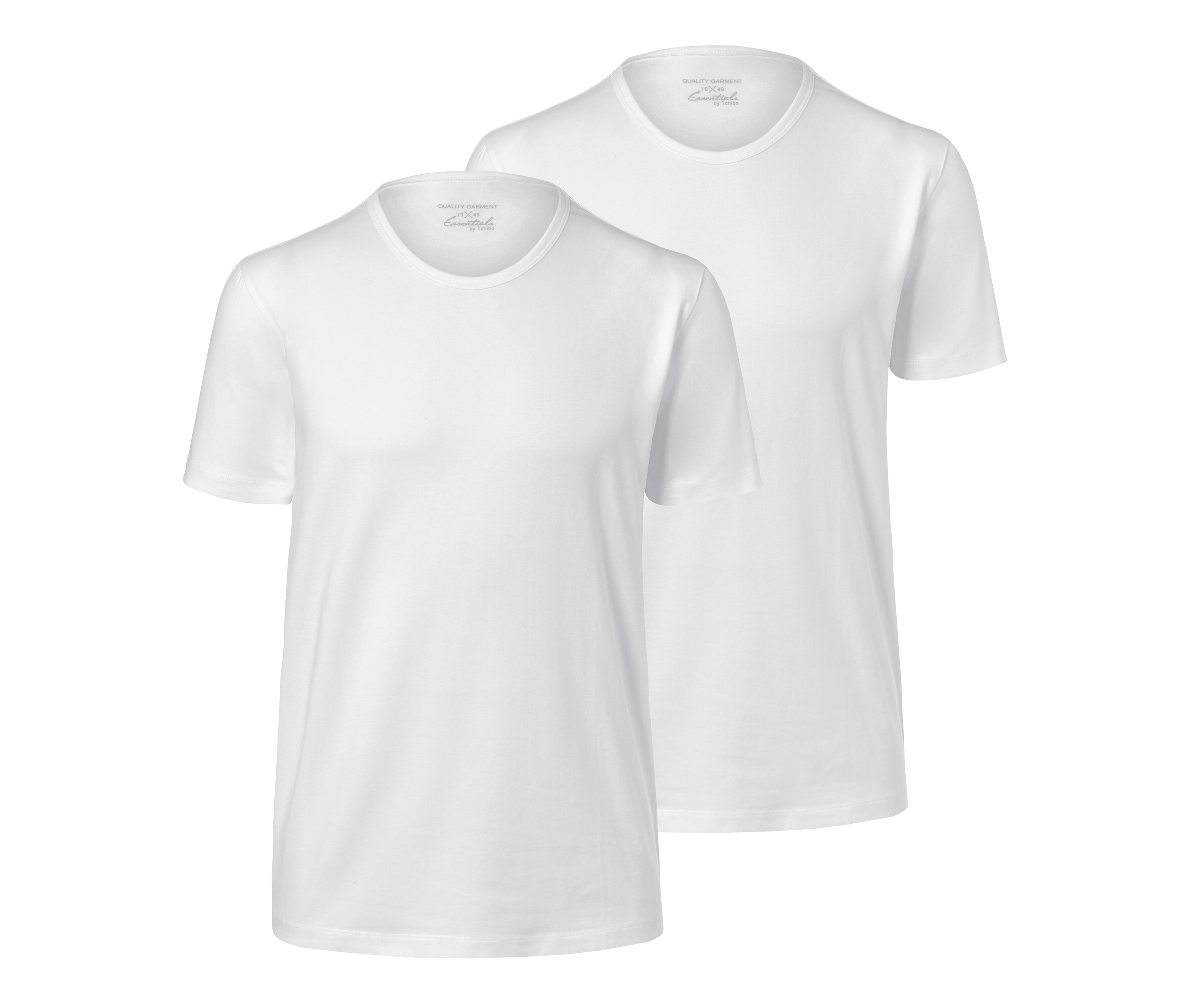 Két fehér, rövid ujjú póló.