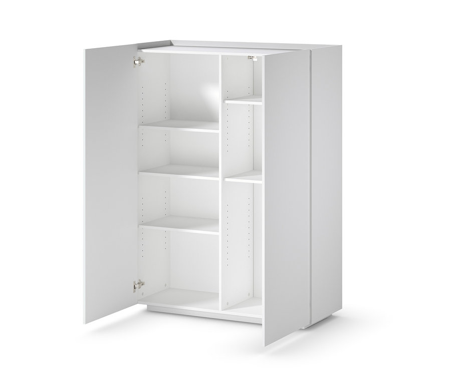 Nyitott, polcos szekrény.