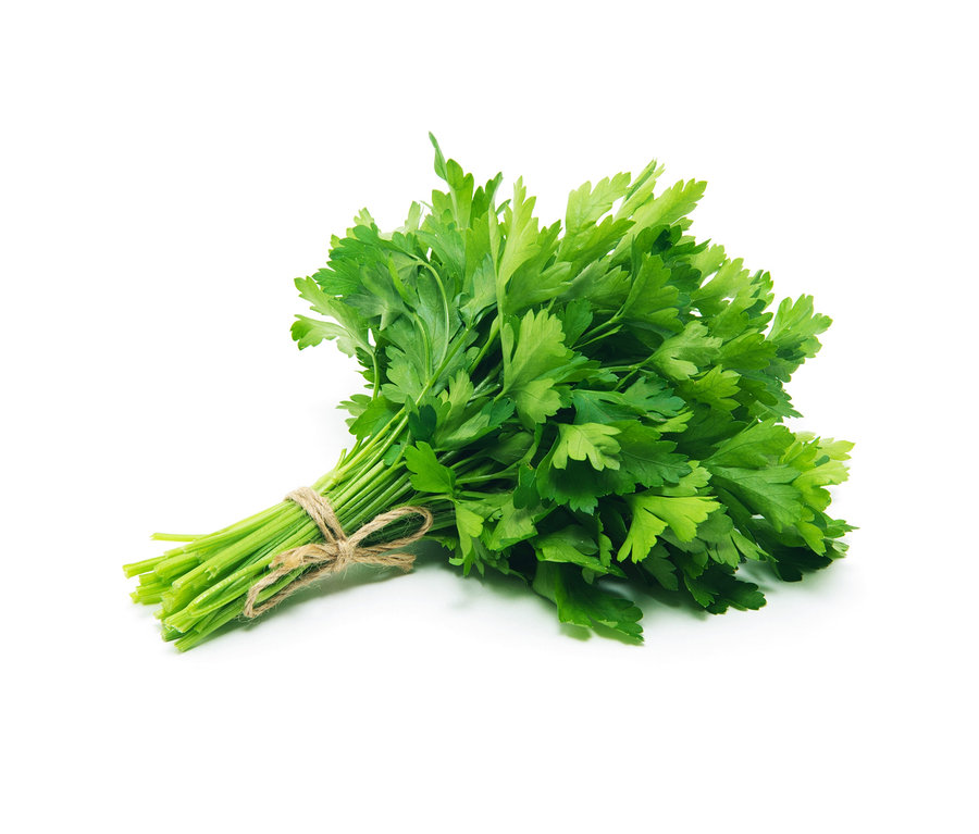 Egy köteg sima petrezselyem, 8 klasszikus fűszernövénymag, zsineggel összekötve, fehér háttéren.