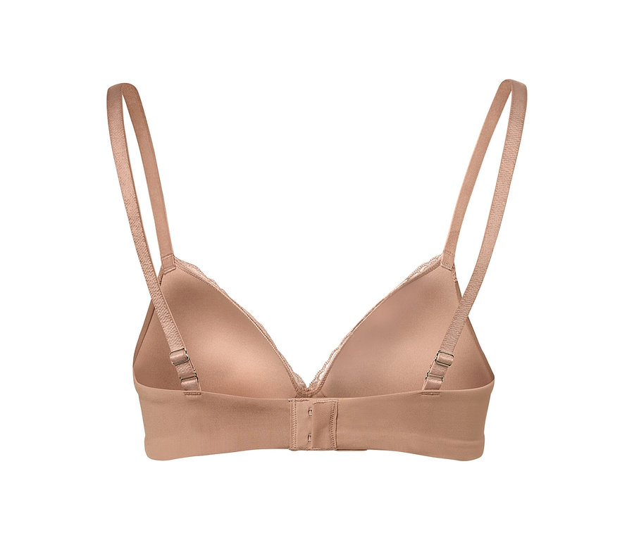 Egy bézs színű, puha kosaras melltartó részlete hátulnézetből, állítható pántokkal és kapcsos záródással.