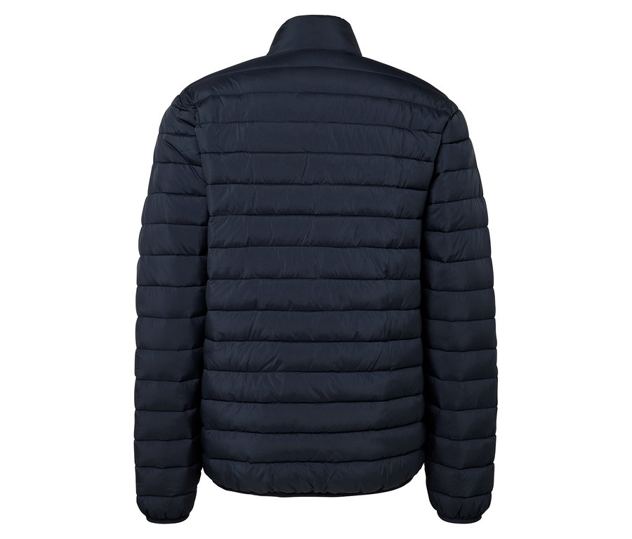 Egy sötétkék, steppelt dzseki hátulnézete.