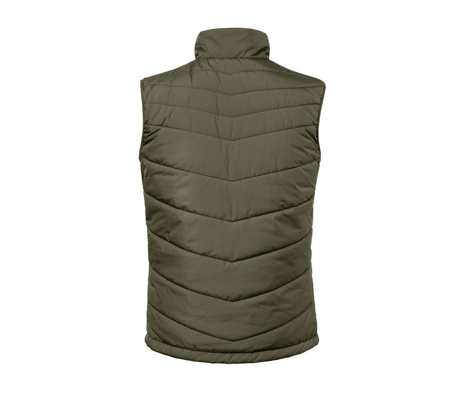 Egy férfi steppelt mellény hátsó nézete.