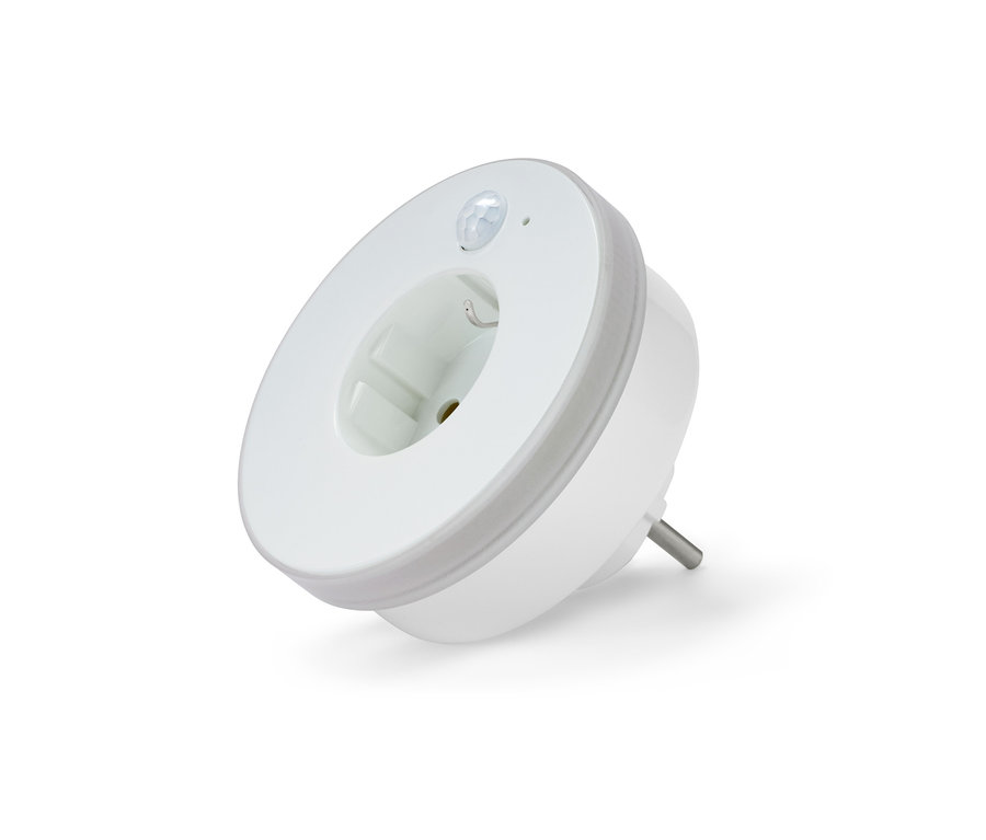 Fehér LED-es éjszakai lámpa csatlakozóaljzattal.