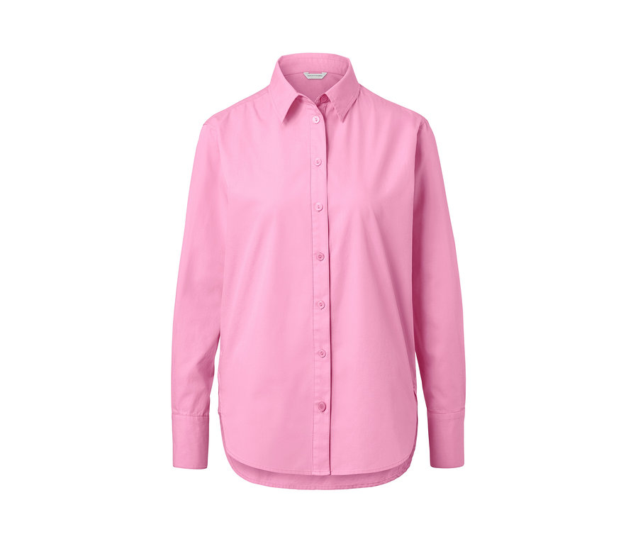 Egy rózsaszín, hosszú ujjú, gombos női ingblúz.