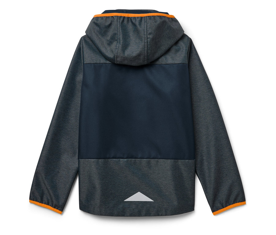 Egy gyermek softshell kabát hátuljának részlete.
