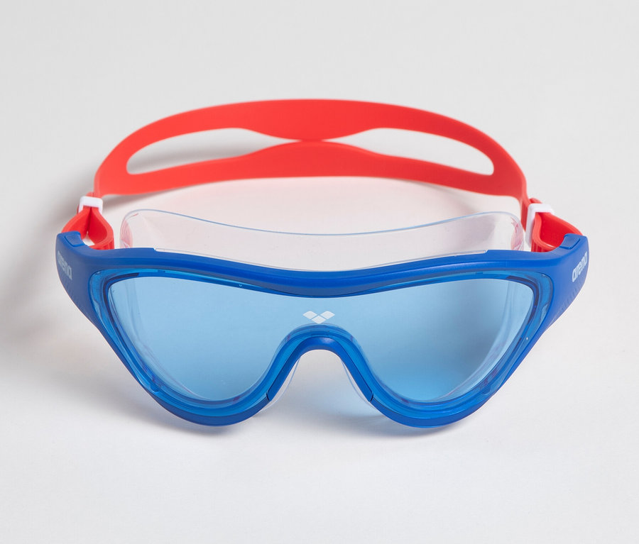 Kék arena Junior The One Mask úszószemüveg gyerekeknek, fehér háttérrel.