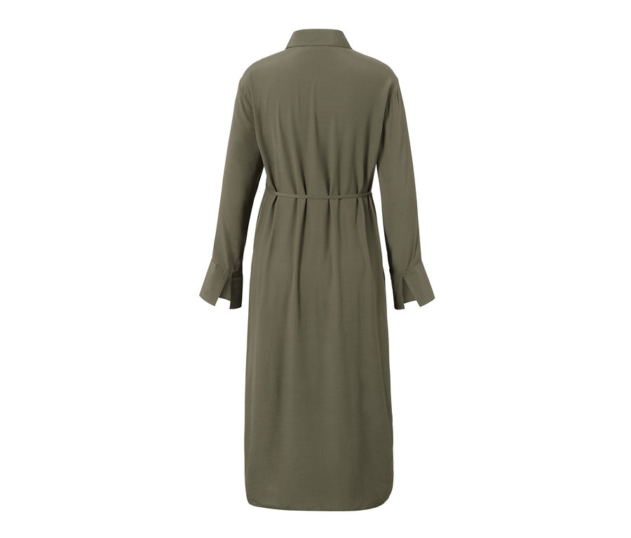 Hátulnézet egy olívazöld, hosszú ujjú, öves kismama blúzruháról.