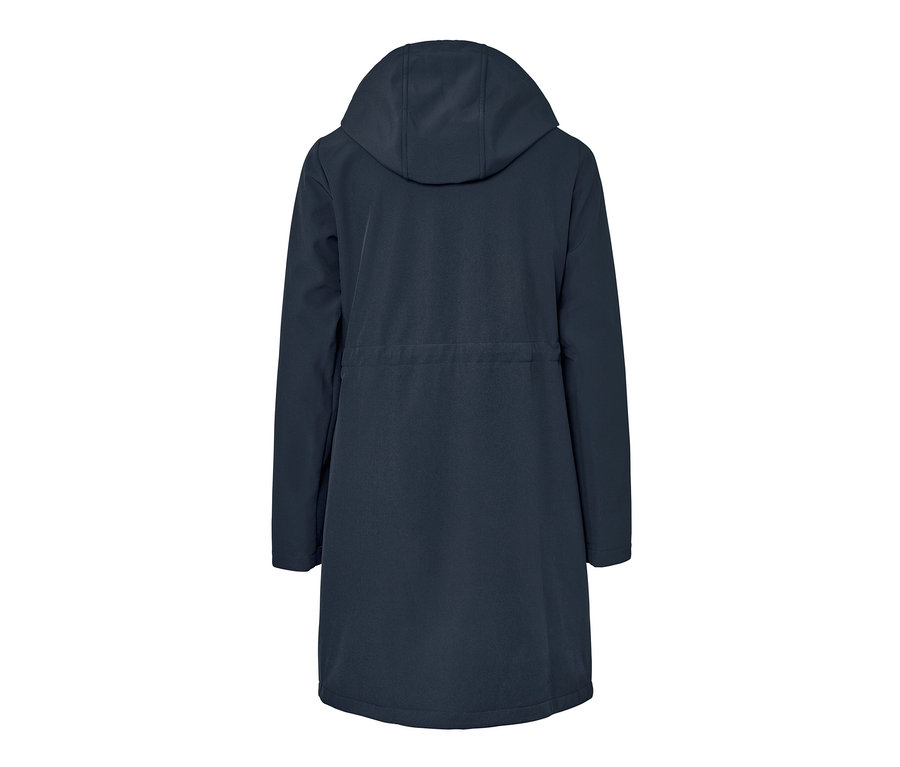 Hátulról látható sötétkék softshell kabát.