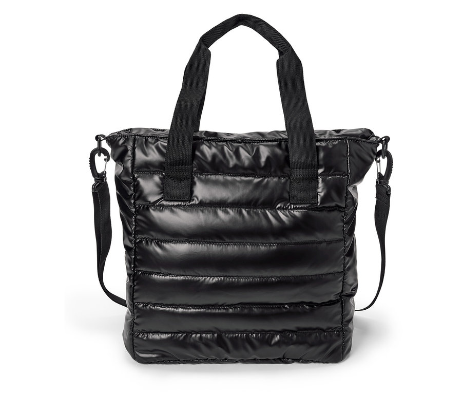 Fekete, steppelt tote táska rövid fogantyúkkal és hosszú vállpánttal.