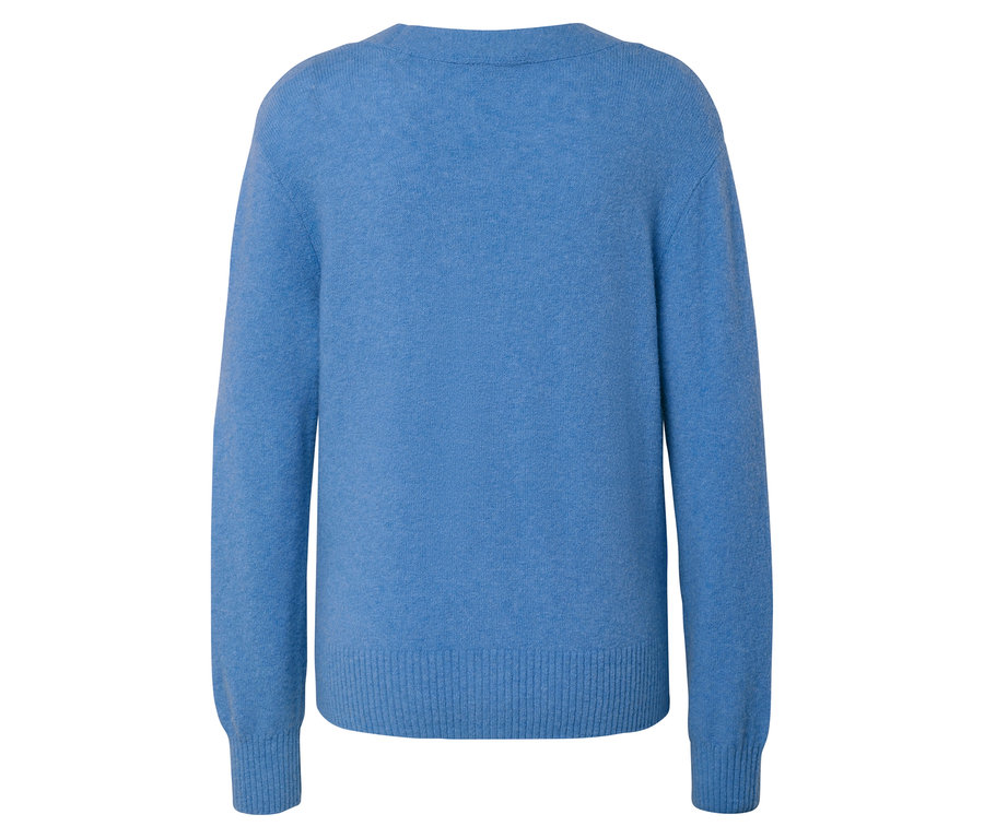 Hátulnézet egy kék, hosszú ujjú pulóverről.
