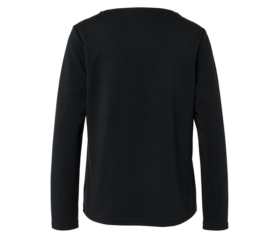 Egy fekete, hosszú ujjú női póló részletének hátulnézete.