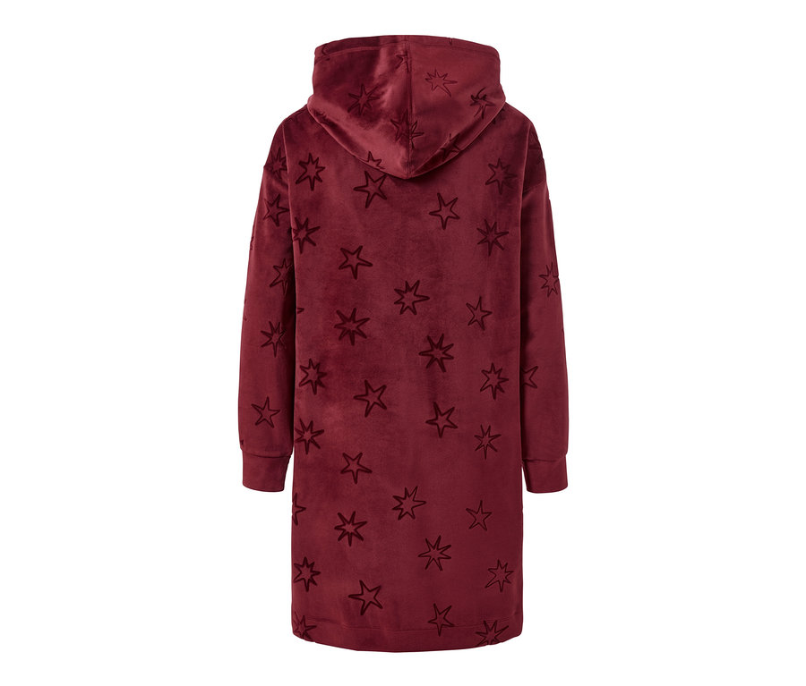 Egy bordó színű, csillagos Plüss kapucnis lezser ruha hátulról, hosszú ujjakkal és kapucnival.