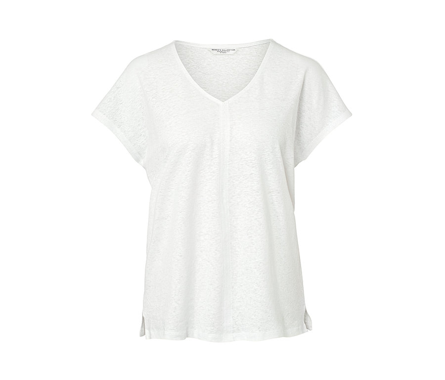 Egy krémszínű, V-nyakú len felső.