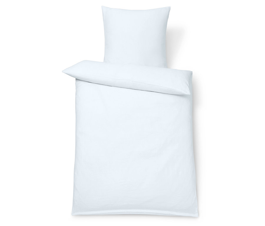 Fehér, nagyméretű ágyneműhuzat.