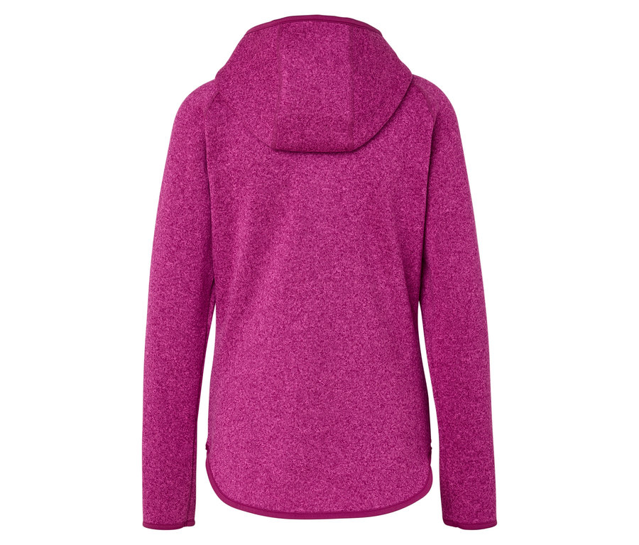 Hátulnézet egy rózsaszín fleece pulóverről kapucnival.