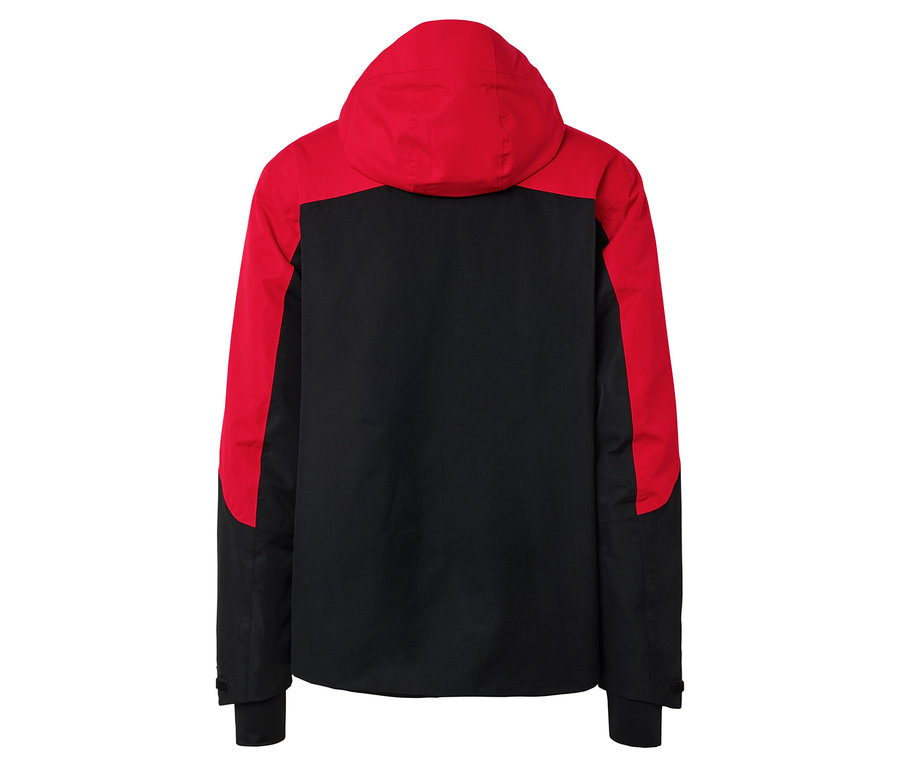 Hátulnézet egy fekete kabátról piros kapucnival és ujjal.