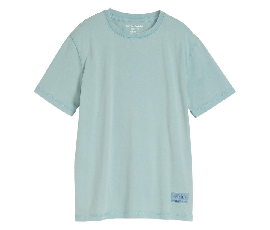 A világos türkiz színű, acid wash megjelenésű Tom Tailor Basic gyerekpóló fehér háttéren fekszik.