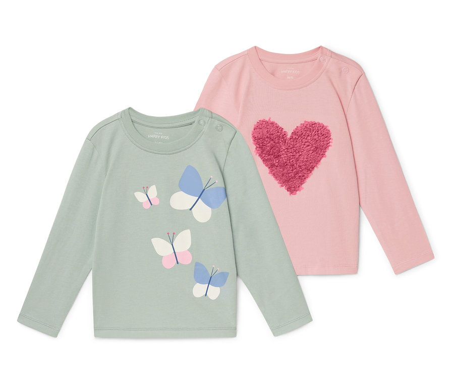 Két hosszú ujjú gyerek póló, az egyik zöld pillangókkal, a másik rózsaszín szívvel.