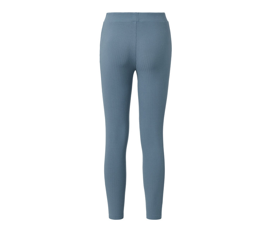 Kék leggings hátulról.