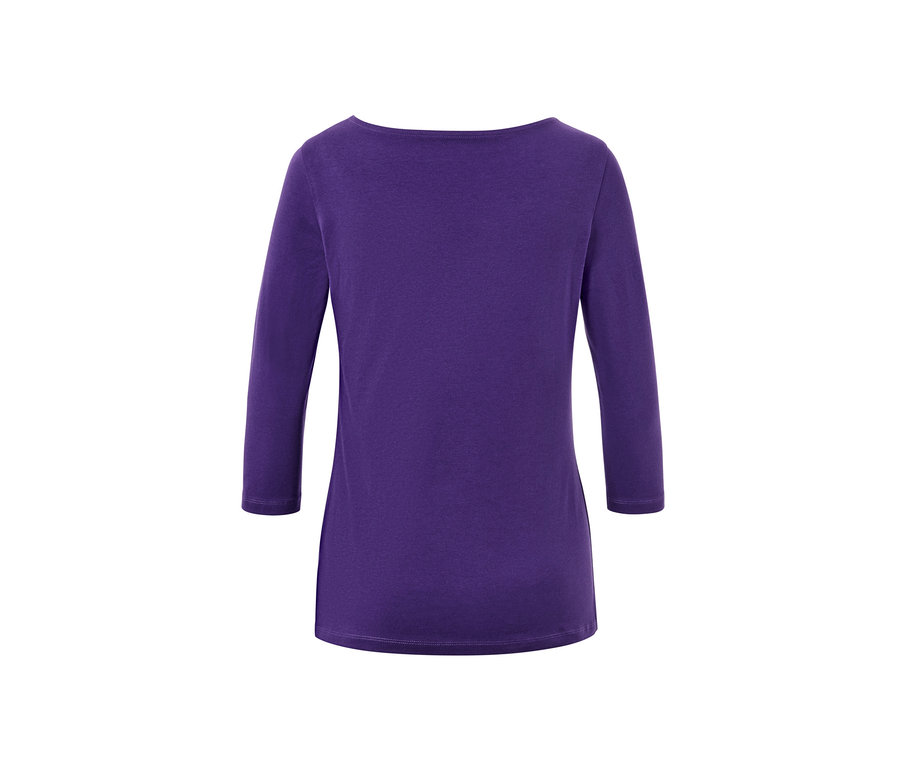 Lila, 3/4-es ujjú felső.