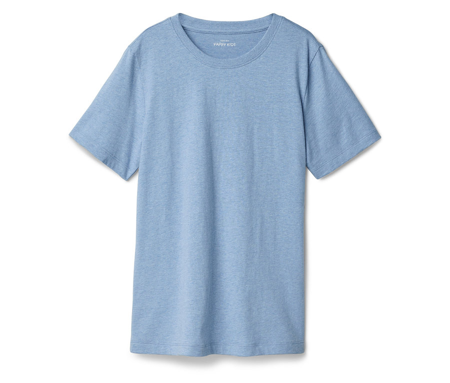 Világoskék póló fekszik egy fehér háttéren.