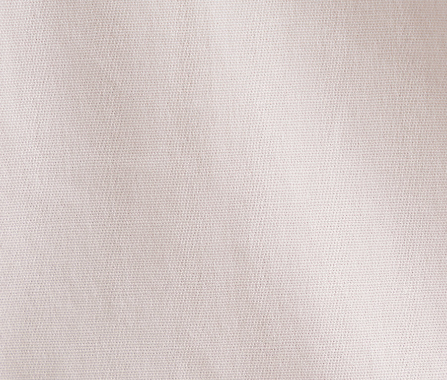 Egy világos rózsaszín Seidensticker slimfit blúz részlete.