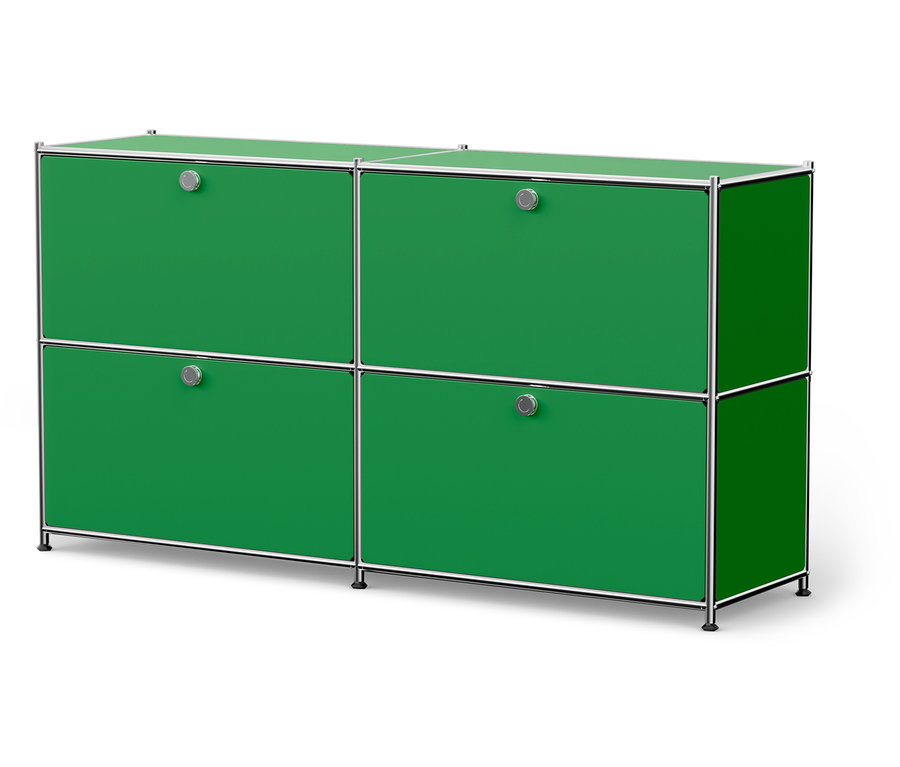 Zöld szekrény négy fiókkal és ezüst fogantyúkkal.