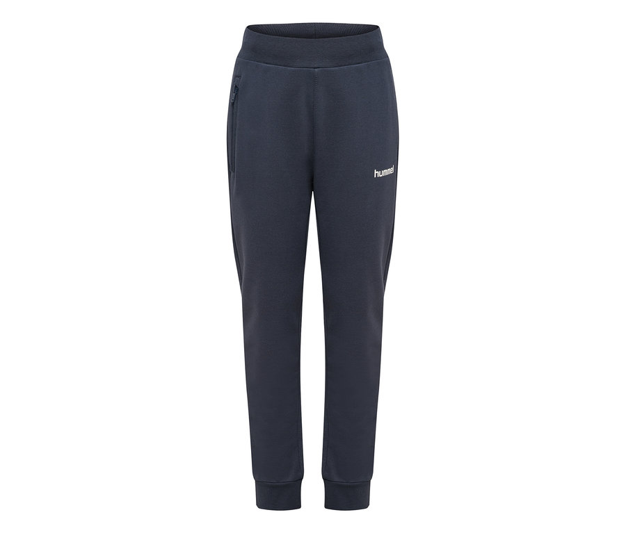 Sötétkék hummel® HMLJR Logo Waist Pants elasztikus derékkal, mandzsettával, cipzáras zsebbel és fehér logóval.