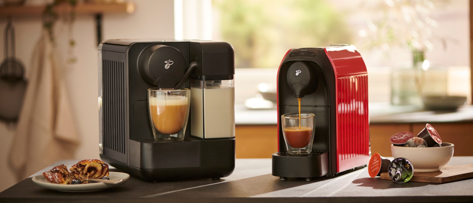 Die Cafissimo Kaffeemaschinen stehen auf einer Küchenzeile